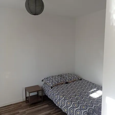 Confortable Bien Equipe Et Renove Appartement