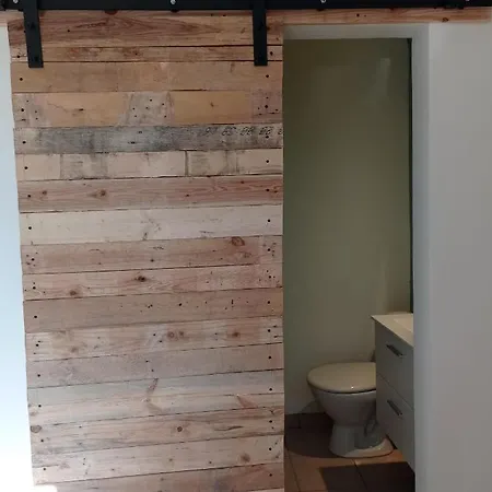 Appartement Confortable Bien Equipe Et Renove